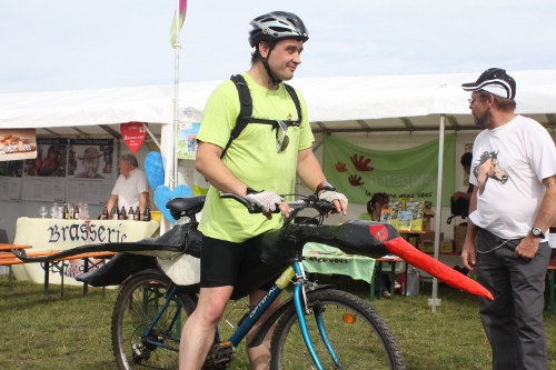 oiseau rare de Natagora sur un vélo.