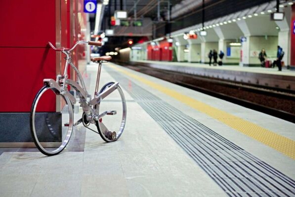 Vélo pliable inventé par l'ingénieur italien Gianluca Sada.