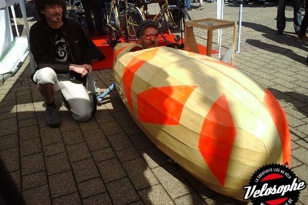 Vélomobile (vélo couché caréné) des frères Olivier et Nicolas Chambon.