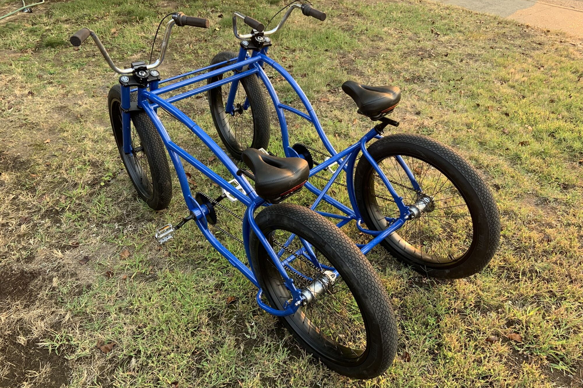 vélo sociable customisé par Deven Seymour